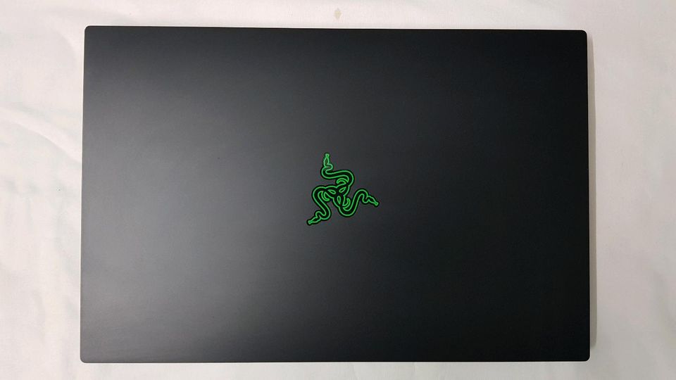 Laptop Razer Blade 15 Gaming. RTX 2060 6G/intel i7/144Hz/16GB/SSD in Düsseldorf