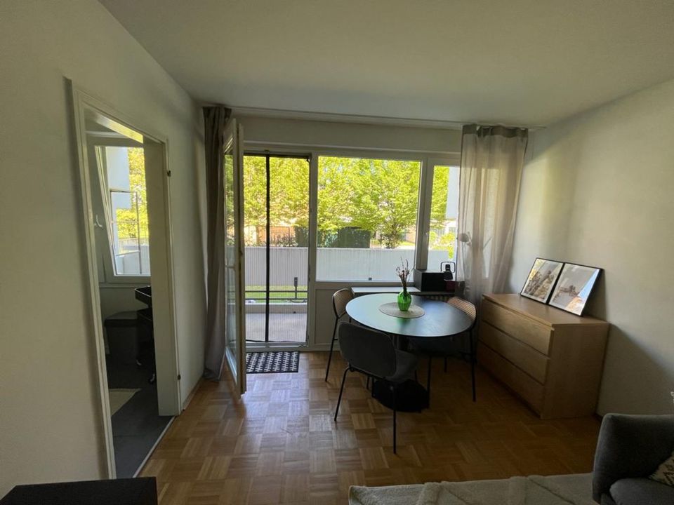 Möblierte, 1-Zimmer Wohnung mit Balkon in Maxvorstadt in München