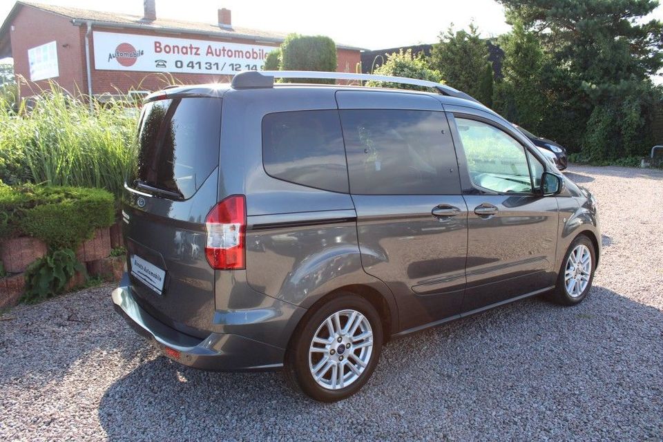 Ford Tourneo Courier 1.5TDCi Titanium*Klimat,SHZ,AHK* in Bardowick