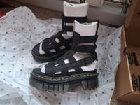 NEU Dr. Martens Sandalen im Original Verpackung gr. 37 Bayern - Ingolstadt Vorschau