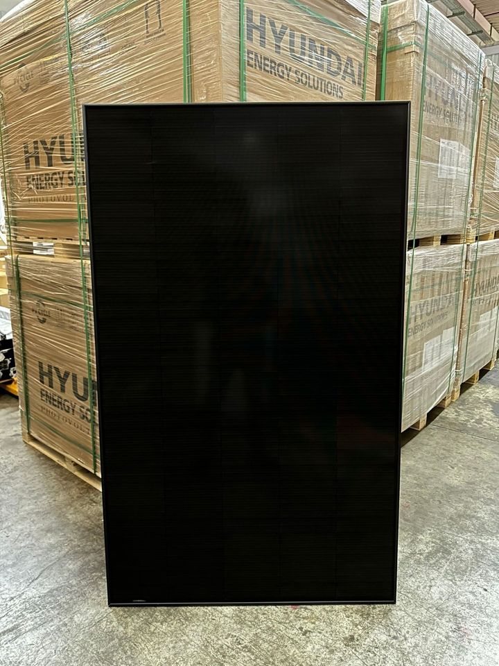 800W Balkonkraftwerk Steckerfertig HYUNDAI FULL BLACK Solarmodule in Birkenfeld