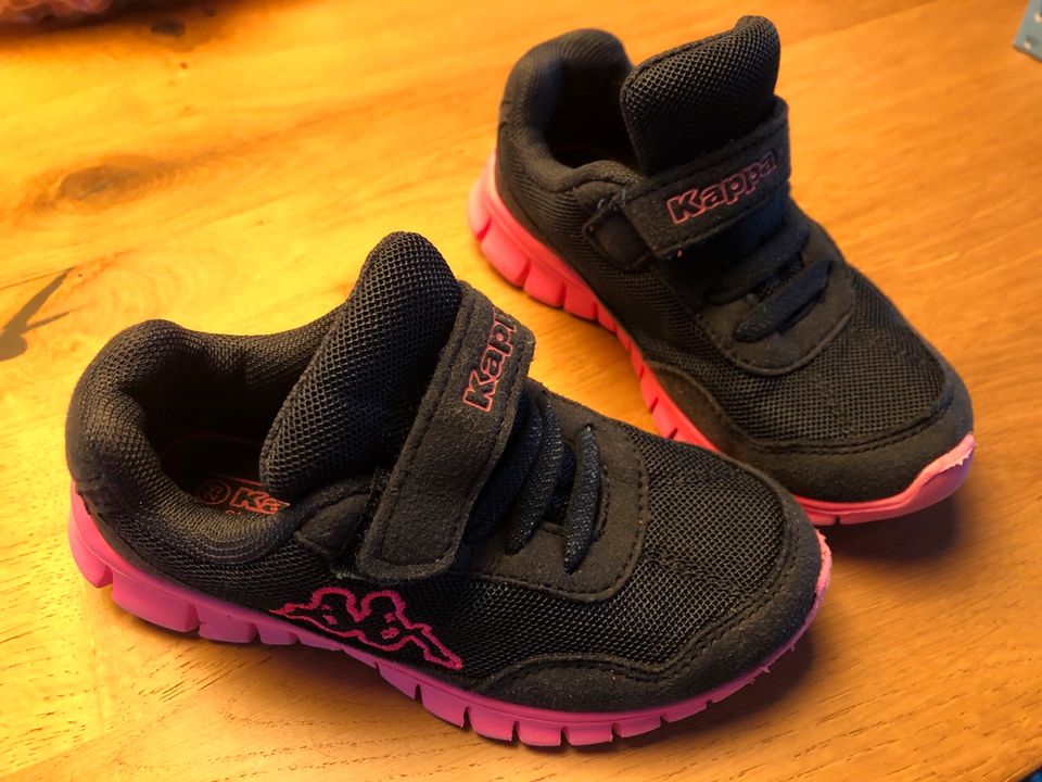 Kinderschuhe Sneaker Mädchen KAPPA schwarz/pink Gr.25 in Bayern -  Kleinheubach | Gebrauchte Kinderschuhe Größe 25 kaufen | eBay Kleinanzeigen  ist jetzt Kleinanzeigen