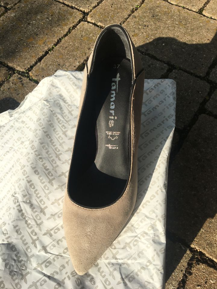 Pumps, Tamaris, taupe, Gr. 37 in Troisdorf