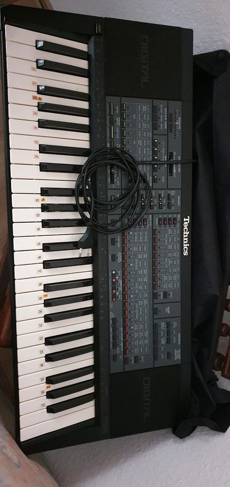 Technische SX-K500 Electronic Keyboard in Osterzell