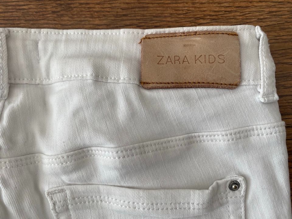 Zara Jeans weiß -wenig getragen- Größe 140 in Offenbach