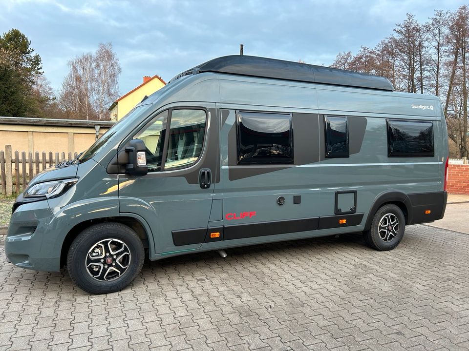 Wohnmobil Kastenwagen Sunlight Cliff RT 640 180PS Autom ab 20.08. in Lohme Rügen