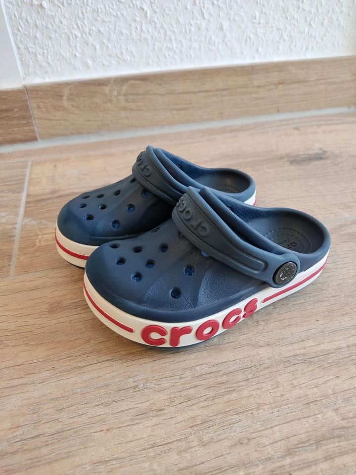 Crocs Kinder, dunkelblau, C8 in Wiesbaden