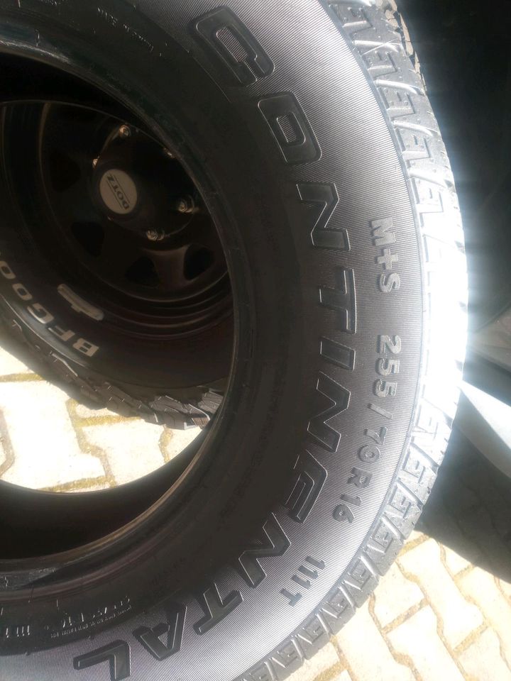 Ganzjahresreifen Top bei Regen Ford Ranger Gelände 255/70R16 in Rheurdt