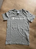 Kaum getragenes T-Shirt von Champion, Gr. XS Nordrhein-Westfalen - Warstein Vorschau