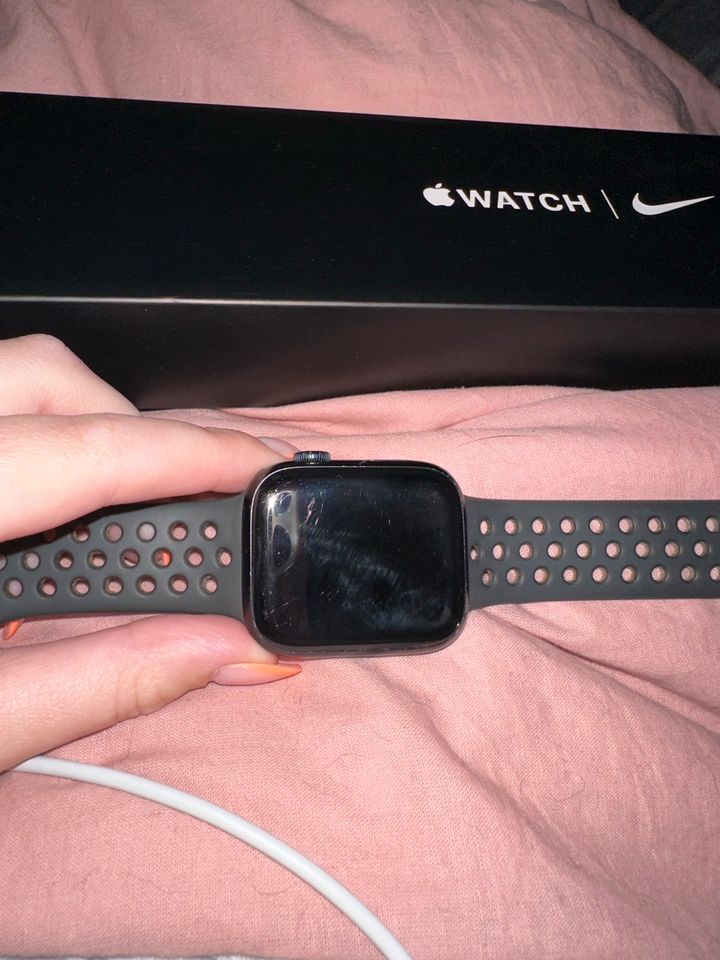 Apple Watch Series 7 Nike Sport in Bremen