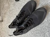 Adidas Traxion Sportschuhe - Gr. 45 1/3 - all black Thüringen - Erfurt Vorschau