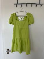 Das grüne Sommerkleid von Stradivarius S Bayern - Bamberg Vorschau