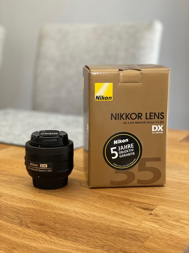 NIKON D5600 Kamera Kit mit mehreren Objektiven und Zubehör in Kiel