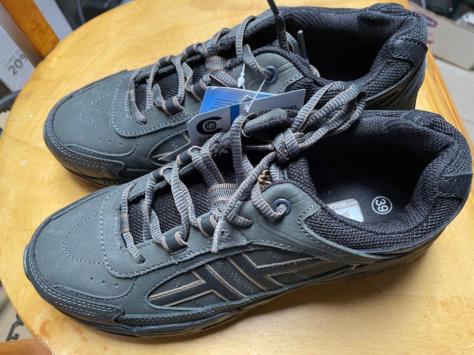 Schuhe Gr 39 Neu in Gemünden (Wohra)