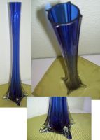 Hohe Glasvase Blumevase blau 60er Jahre Vintage Stielvase 40cm Berlin - Neukölln Vorschau