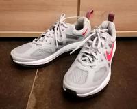 Nike Sportschuhe Größe 38.5 /6Y Bayern - Kaufering Vorschau