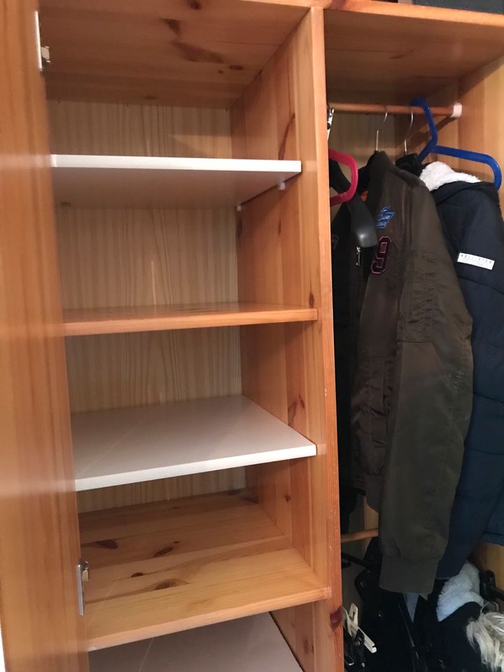 Kinderzimmer Kommode Kleiderschrank Holz  Kiefer in Bornheim