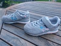 New Balance Turnschuhe Gr. 28,5 Mädchen sehr guter Zustand Niedersachsen - Seevetal Vorschau