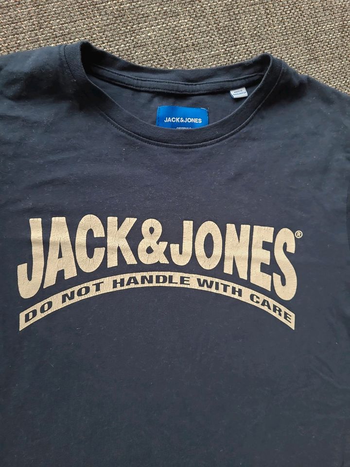 Jack&Jones Tshirt in Gr. XS  dunkelblau - TOP Zustand in Burkau