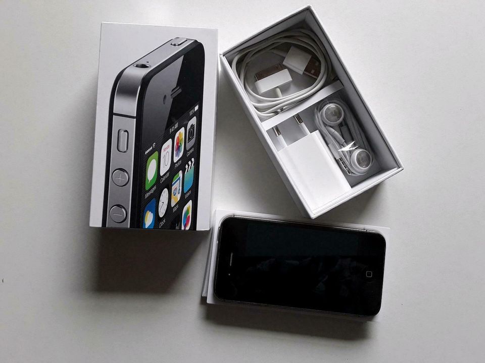 Apple IPhone 4S schwarz, 8 GB mit OVP ohne Simlock in Wasserlosen