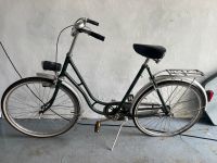 Altes Fahrrad Retro mit plattem Reifen Nordrhein-Westfalen - Versmold Vorschau