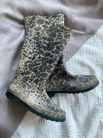 Stylische Gummistiefel im grau schwarzen Animalprint Animallook Sachsen - Görlitz Vorschau