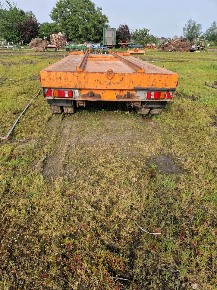 Lkw Anhänger /Abrollcontainer / Strohanhänger in Wachtendonk