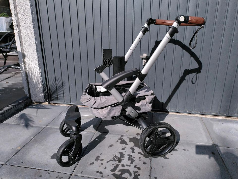 Kinderwagen Bonavi 2.0 mit viel Zubehör in Hattingen