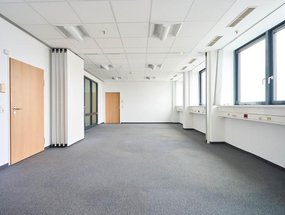 Modern und hell: Kleines Büro in Frankfurt – Renoviert, 6 Monate mietfrei, ab 6,50 EUR/m²! in Frankfurt am Main