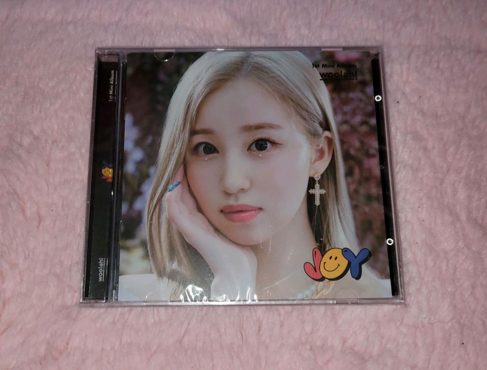 WOO!AH! K-pop CD Jewel Case Album JOY Photocard Sora Lucy wooah in Dortmund