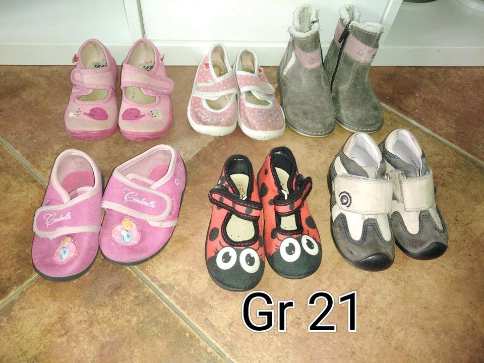 Verkaufe Mädchen Schuhe gr 21 - 27 in Roßbach Westerwald