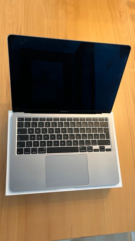 Macbook Air Mitte 2020 512 GB I7 wie neu, 2 Ladegeräte, Rechnung in Bamberg