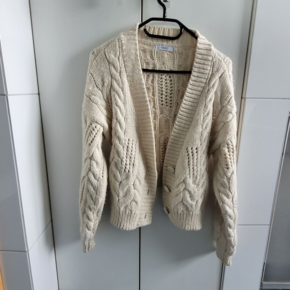 Damen Strickjacke von Reserved Eco Aware Gr. S in Viersen