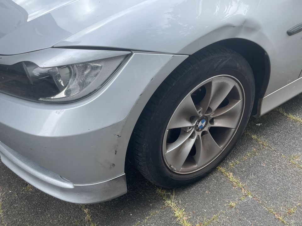 BMW E91 3er 320i Kombi AHK Pano Leder in Hanau