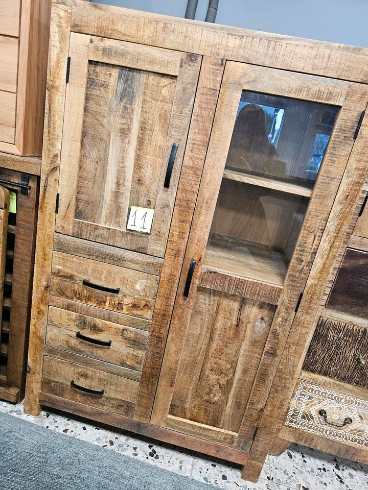 HIGHBOARD in Holz farben mit Glas in Essen