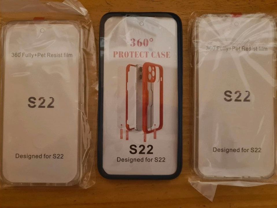 Eine 360 Grad Schutzhülle für Samsung Galaxy S22 (3 Vorhanden) in Karlstein