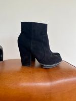 ZARA Trafaluc Stiefeletten Boots Stiefel mit Absatz 39 Wildleder Hessen - Wiesbaden Vorschau