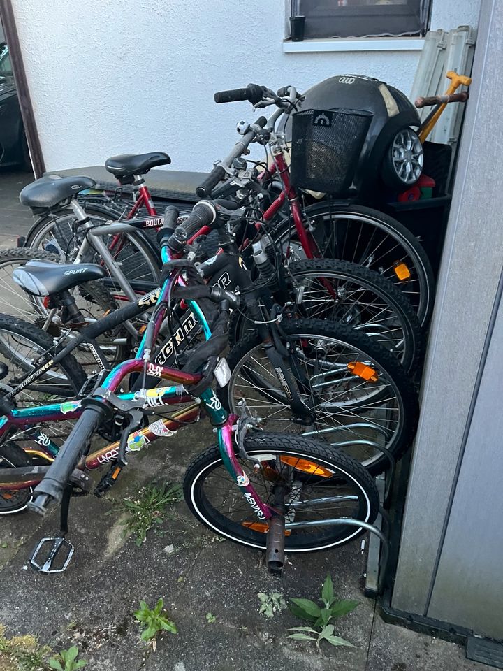 Fahrräder als Bastelfahrräder abzugeben in Hamburg