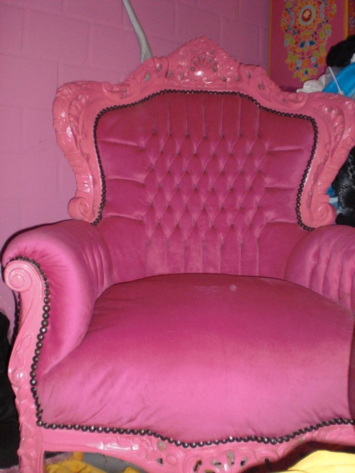 Edler Sessel  BARBIE Stuhl XL rosa pink samtig Barock BARBIE )) in Neunkirchen-Seelscheid