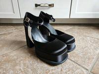 H&M Mary Janes Schuhe mit Blockabsatz Pumps Niedersachsen - Barßel Vorschau
