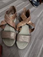 Sandalen mit Reißverschluss Niedersachsen - Garbsen Vorschau
