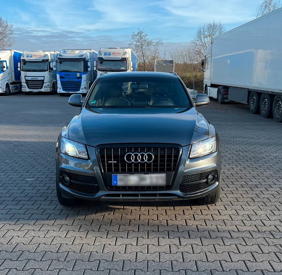 Audi Q5, S-Line in Rodgau