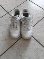 Turnschuhe  puma  gr 39 Hessen - Knüllwald Vorschau