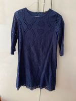 Kleid blau mit Lochstickerei 158 von Reserved Neuhausen-Nymphenburg - Neuhausen Vorschau