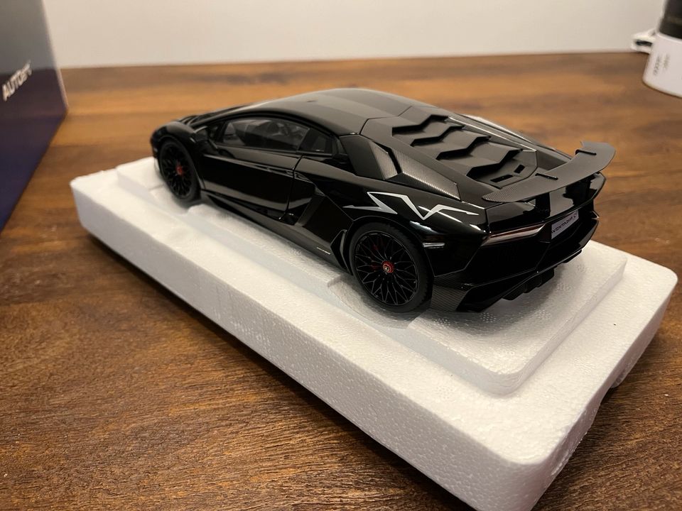 Autoart Lamborghini Aventador LP750-4 SV kein SVJ 1:18 in Düsseldorf