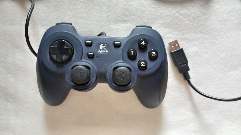 Logitec Gamepad/Game Controller USB in Konstanz