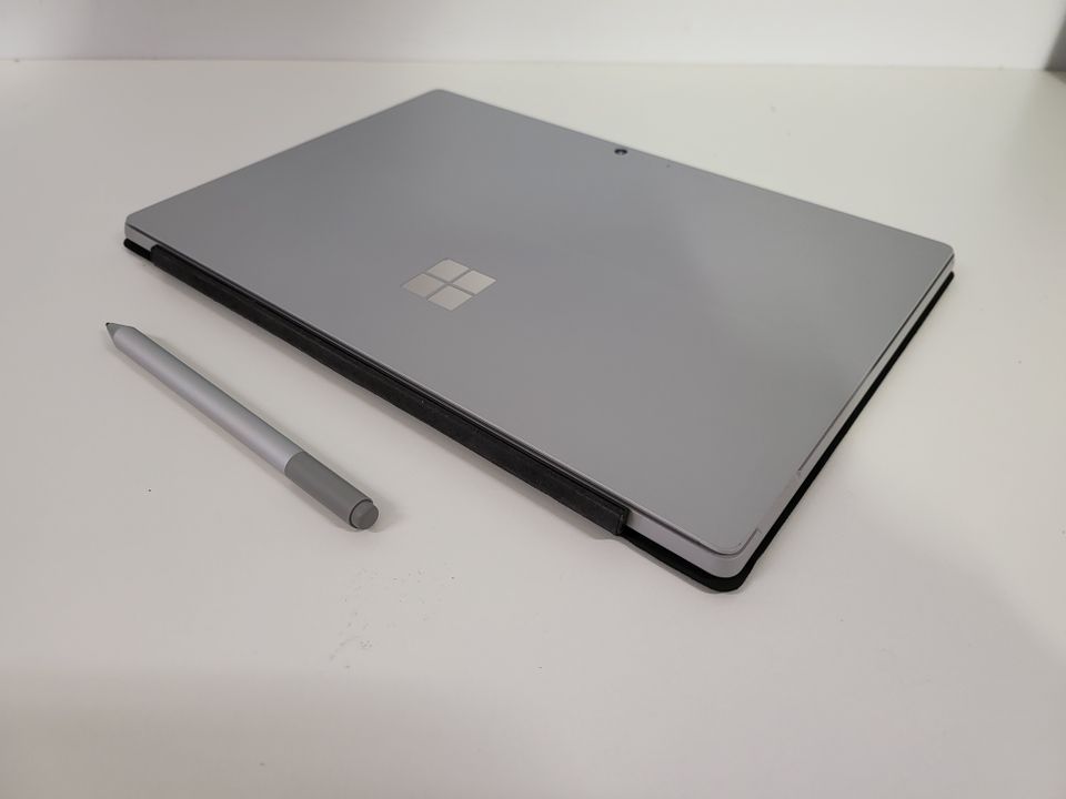 Microsoft Surface 7+ 16 GB 256 GB SSD Stift+Typecover  Gebrauchtgerät - SIK-EDV 559,00* in Bremerhaven