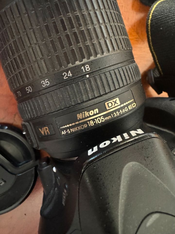 Nikon D5200 inkl. Zubehör + Tasche in Frankfurt am Main