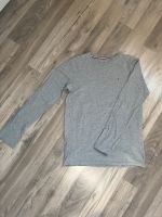 Tommy Hilfiger L-Shirt Gr.176 Niedersachsen - Braunschweig Vorschau