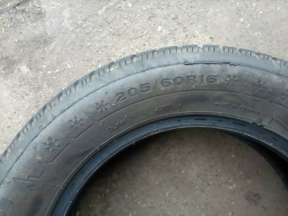 2x 205/60 R16 92H Dunlop Winter Sport Gebraucht (225) in Waldshut-Tiengen